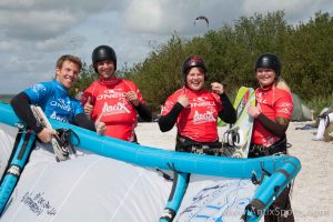 Kitesurfschool Antix Sports bij Hooked, kitesurfles Workum-6