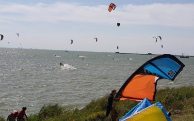 Kitesurfen in diep water! Hoe ga je er mee om?